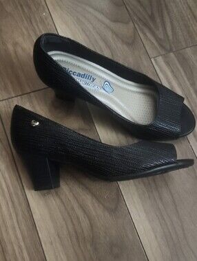 Piccadilly MaxiTherapy Black Peep-Toe Comfort Pumps